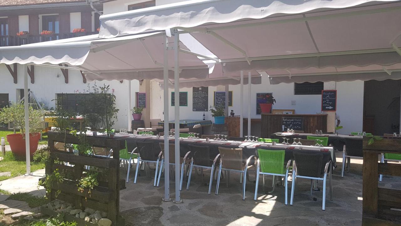 Hotel Restaurant Le Traineau Clelles Esterno foto