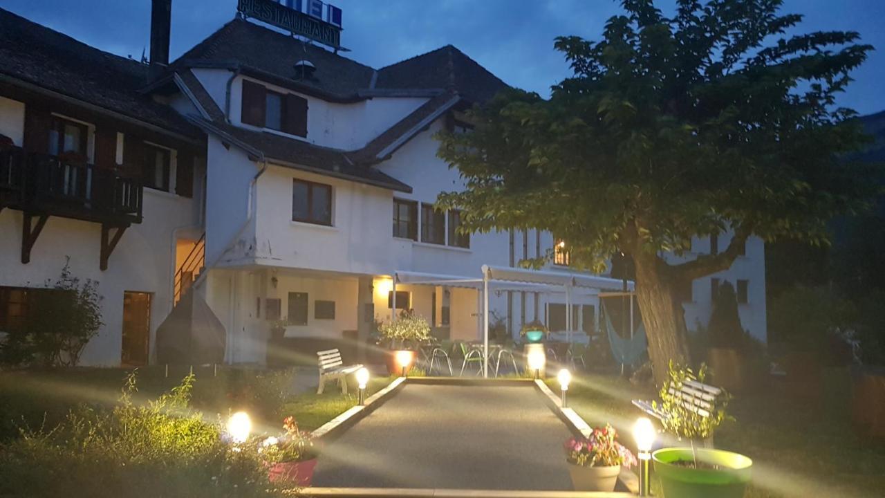Hotel Restaurant Le Traineau Clelles Esterno foto